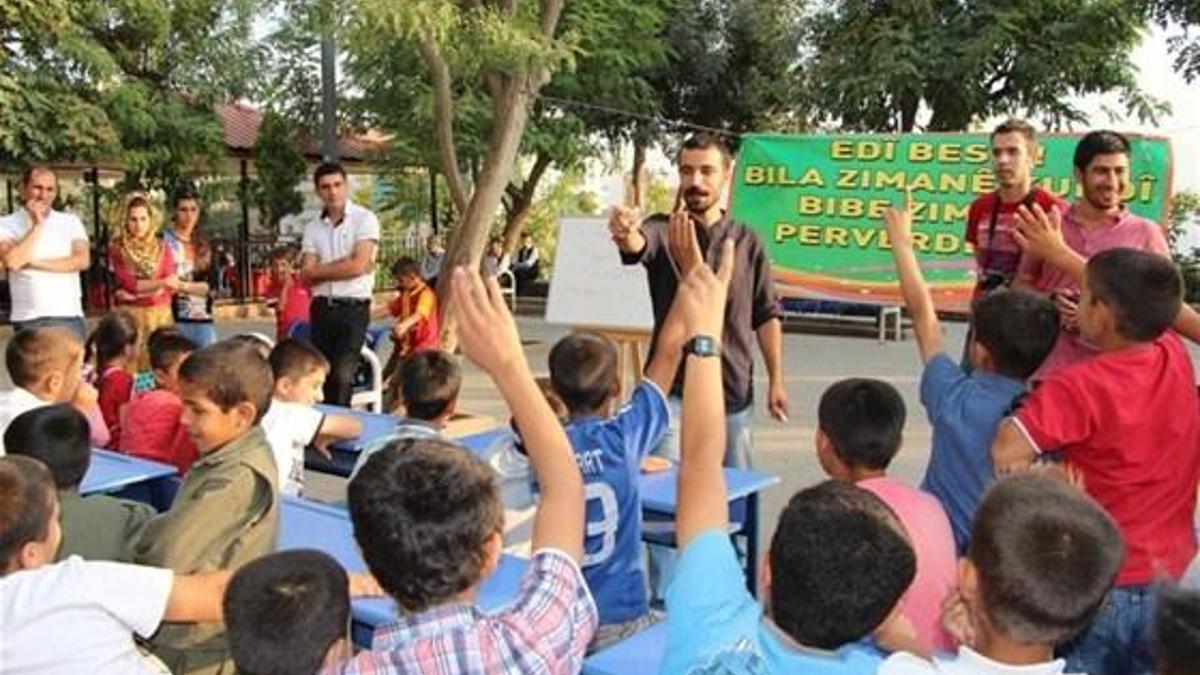 Çıkışları verilirken patrondan işçisine herkes ağladı!