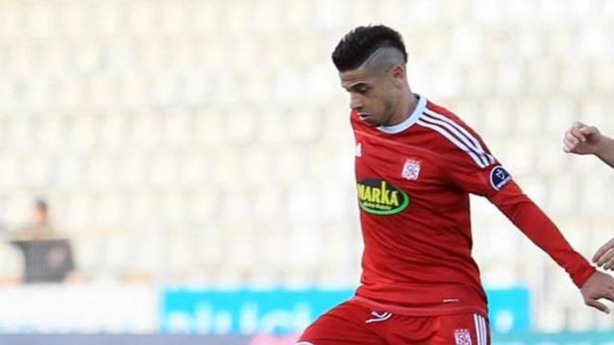Cicinho asistlere devam ediyor