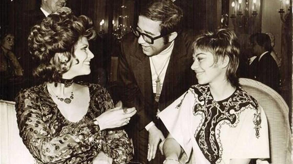 Türk şarkıcı Elton John'la aynı sahnede