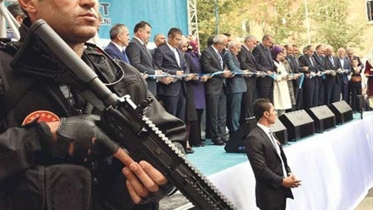 ‘Bakkal dükkanı değil, Türkiye Cumhuriyeti’