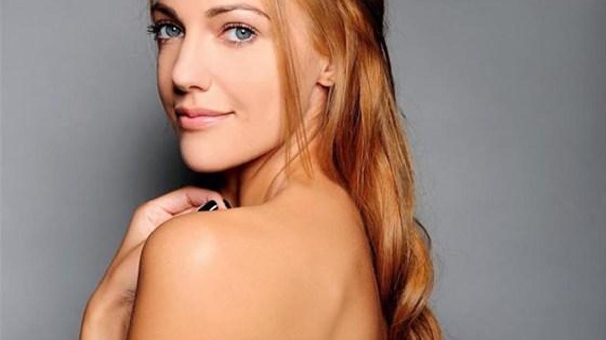 Meryem Uzerli yarı çıplak fotoğrafını paylaştı
