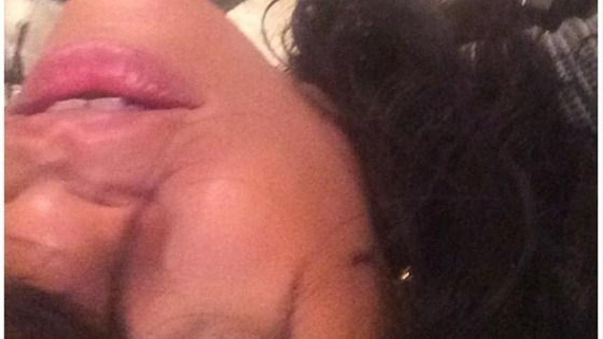 Rihanna Instagram'a geri döndü