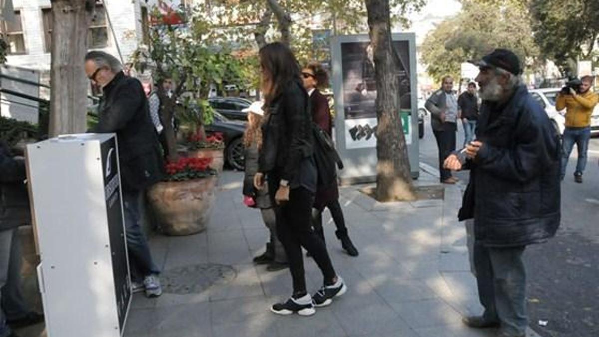 Eda Taşpınar'a şok! 'Senin çok paran var cimri'