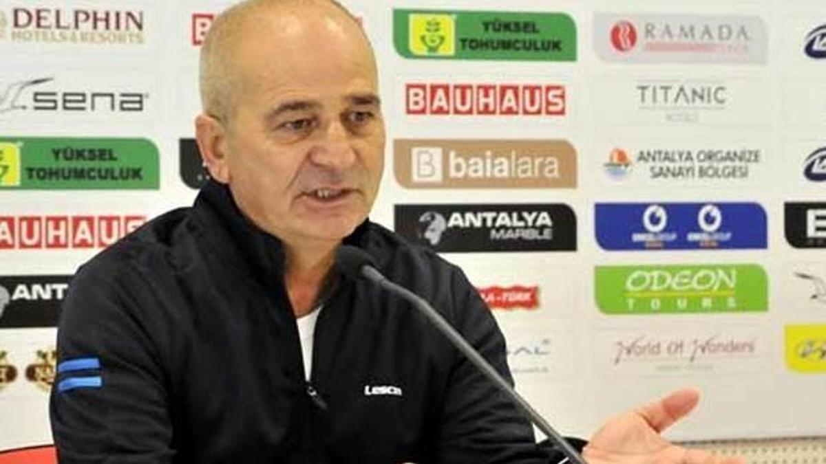 Antalyaspor'da Engin Korukır krizi!