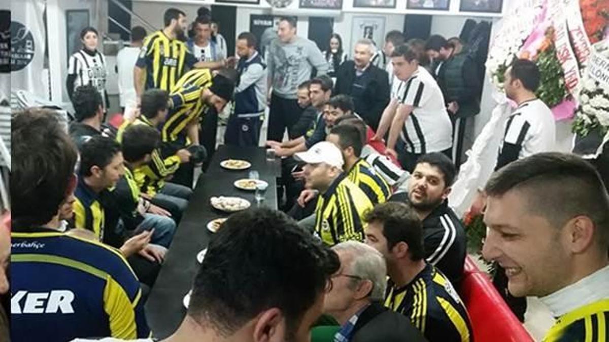 F.Bahçeli taraftarlardan sürpriz ziyaret!