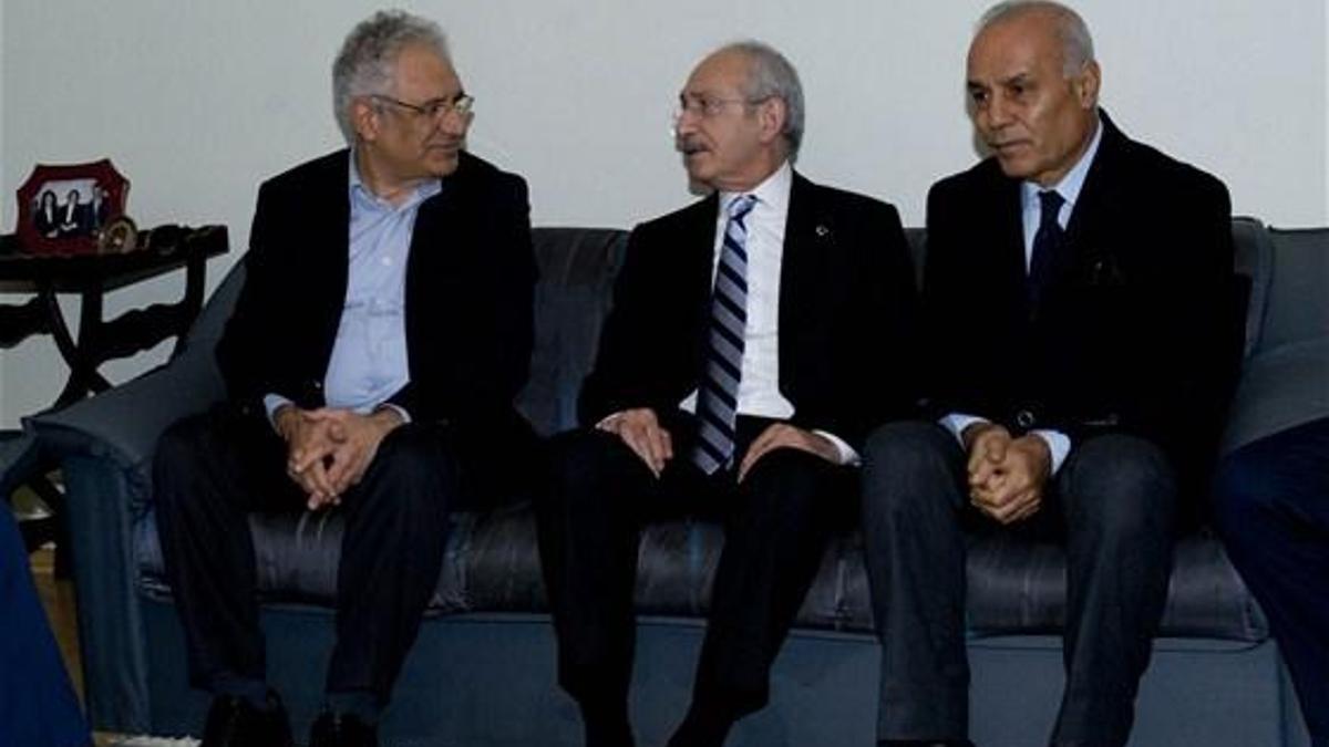 Kılıçdaroğlu'ndan Deniz Gezmiş'in ailesine taziye ziyareti