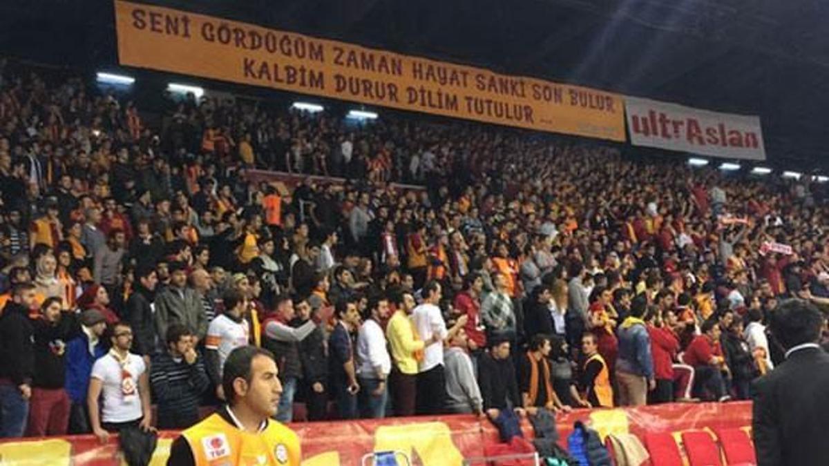 Abdi İpekçi'de saygı duruşu krizi