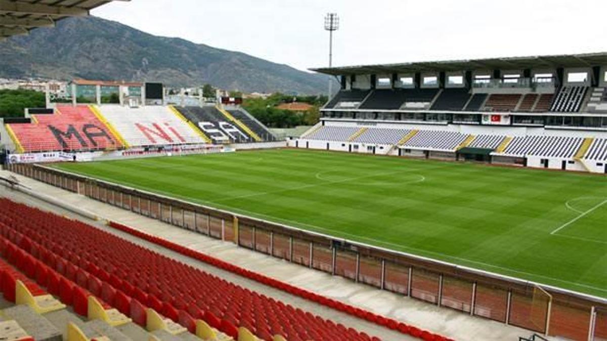 İzmir derbisi Manisa'da oynanacak