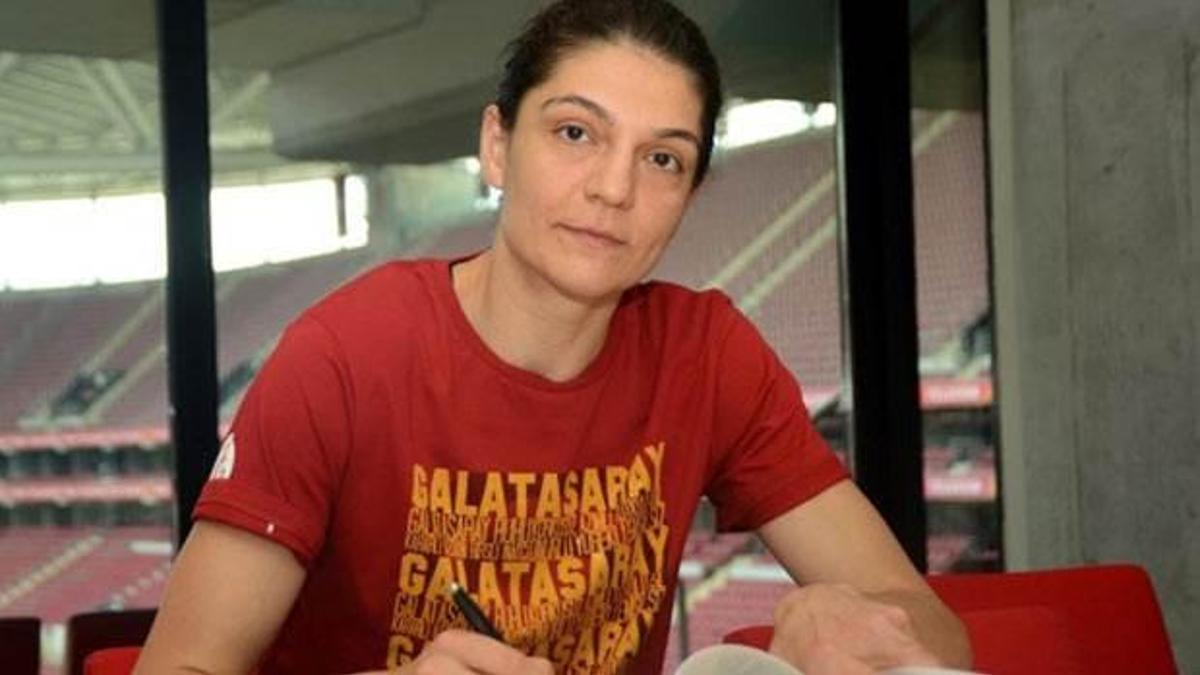 G.Saray'da 'küfür' istifa getirdi