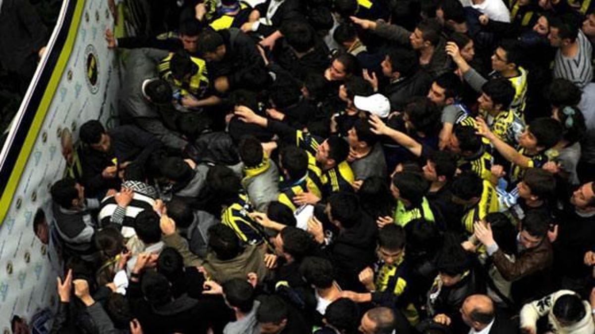 Kayseri'de F.Bahçeli taraftar bıçaklandı!