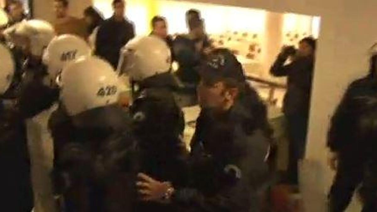 Kocaeli Üniversitesi'nde arbede! 18 öğrenci gözaltında
