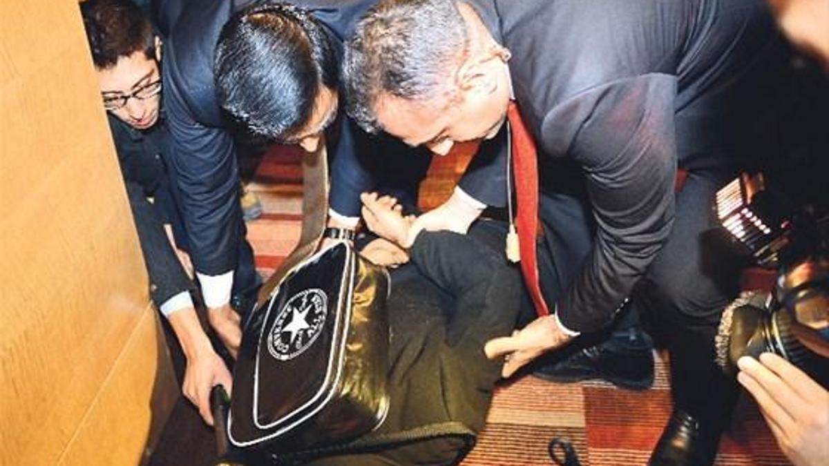 Kılıçdaroğlu’na ayakkabı!