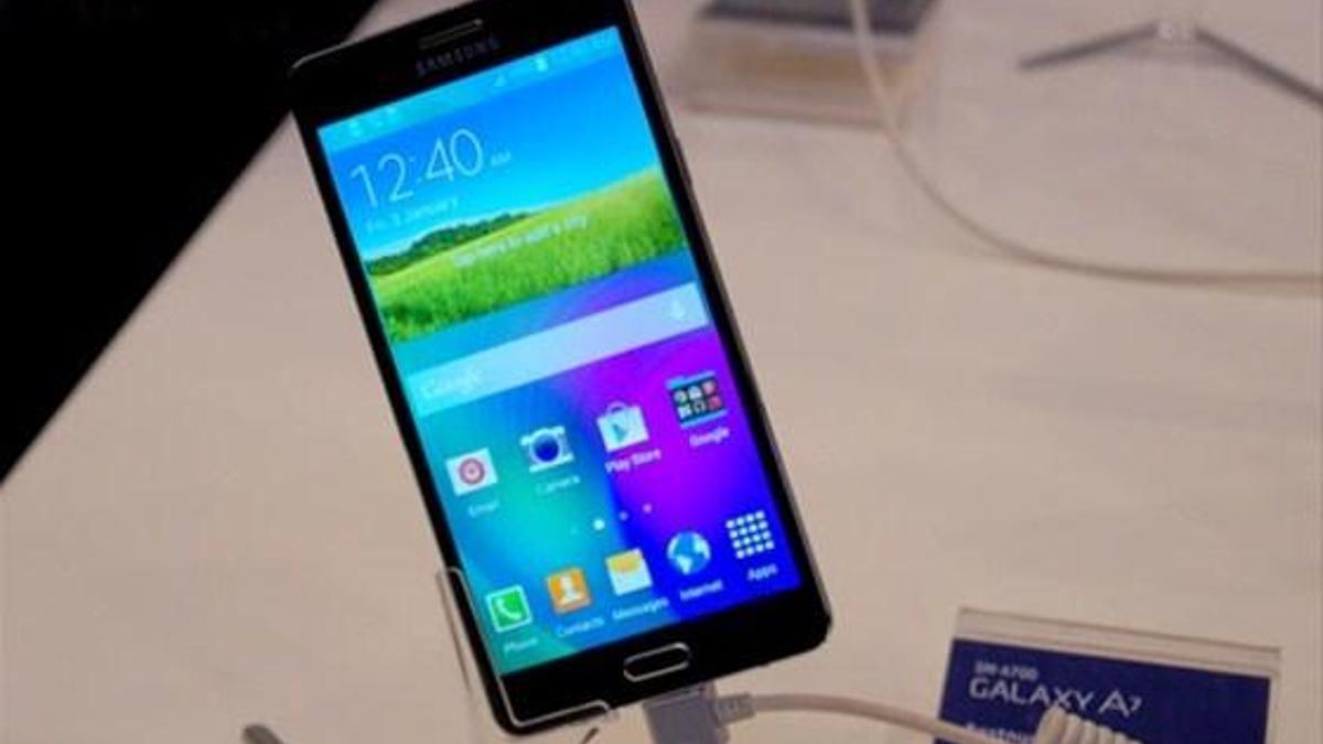Samsung en ince telefonu Galaxy A7'yi tanıttı