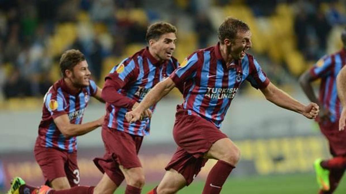 Papadopoulos gidiyor, o geliyor!