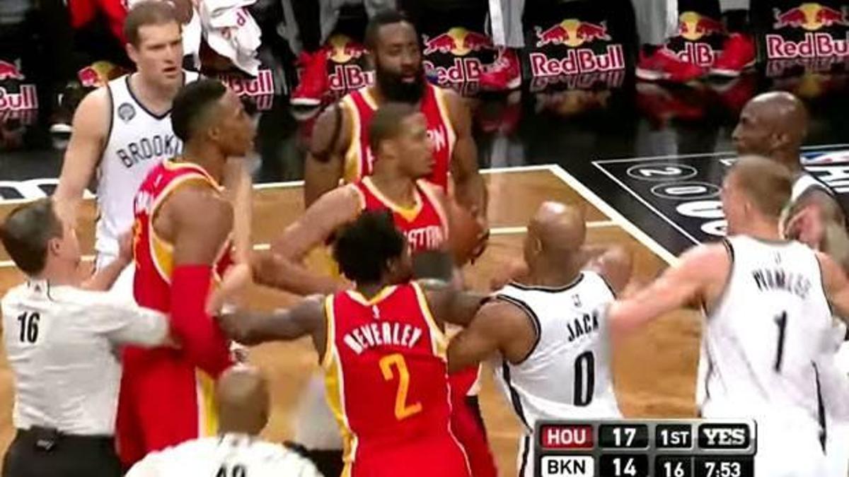 NBA'de yumruklar konuştu