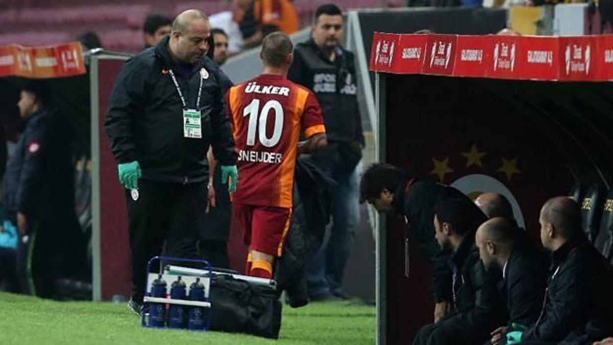 Kupa maçında Sneijder'in öfkesi!