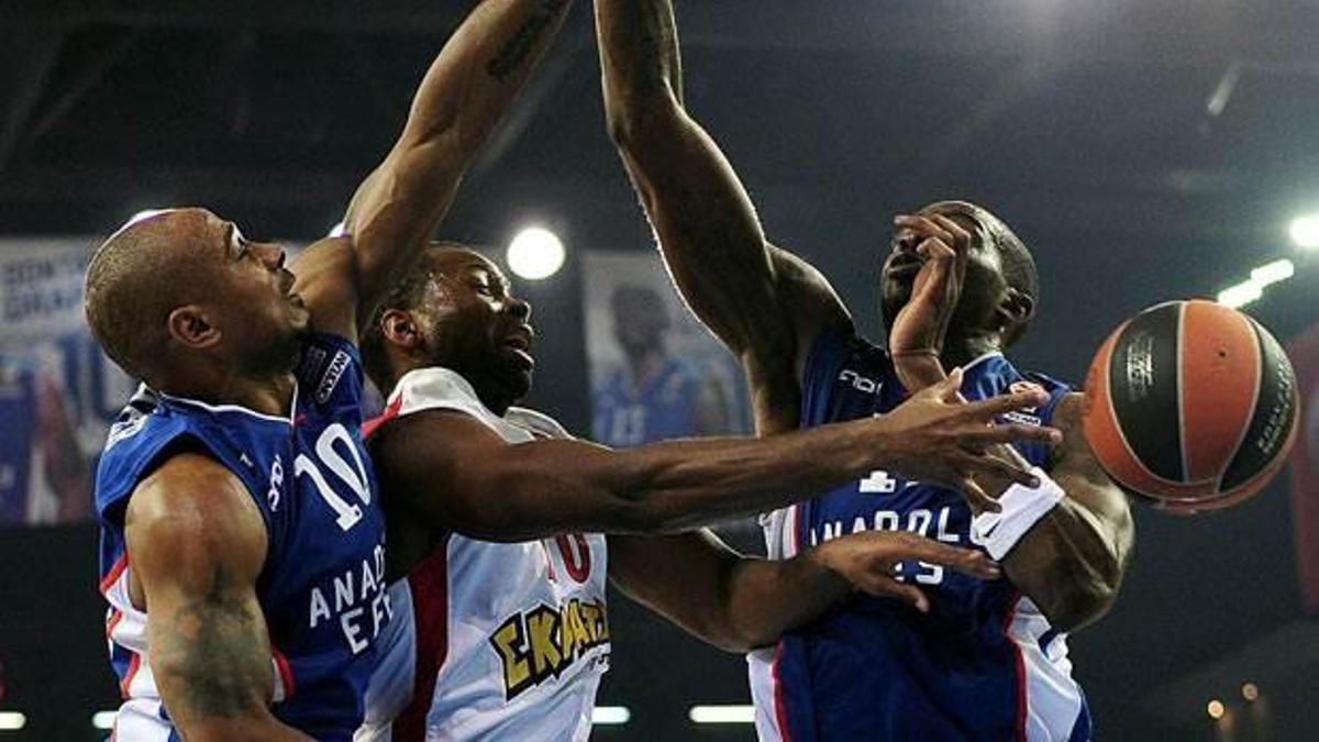 Anadolu Efes'ten büyük zafer!