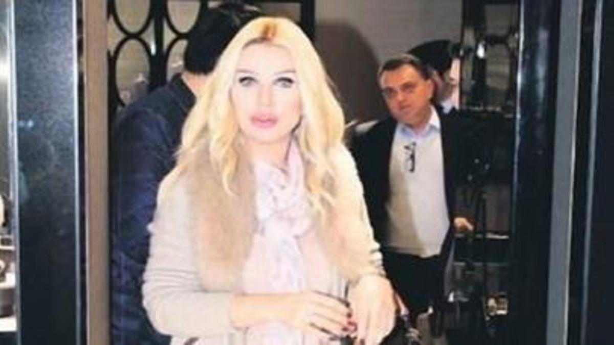 Botoks yüzünden ağzı kapanmadı