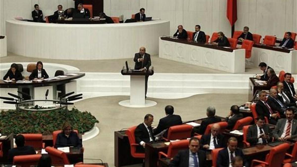 Meclis’te yönetim tartışması
