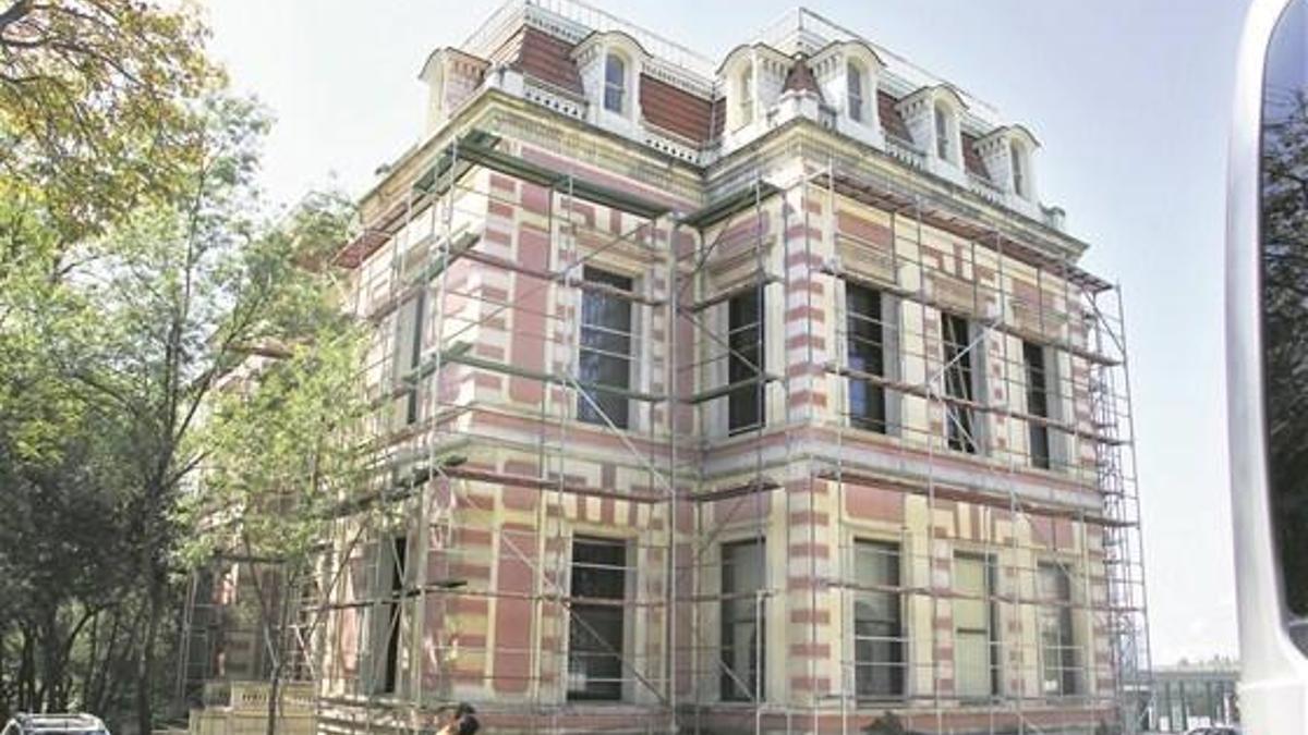 ‘Demokrasi için’ vakıf kurdu