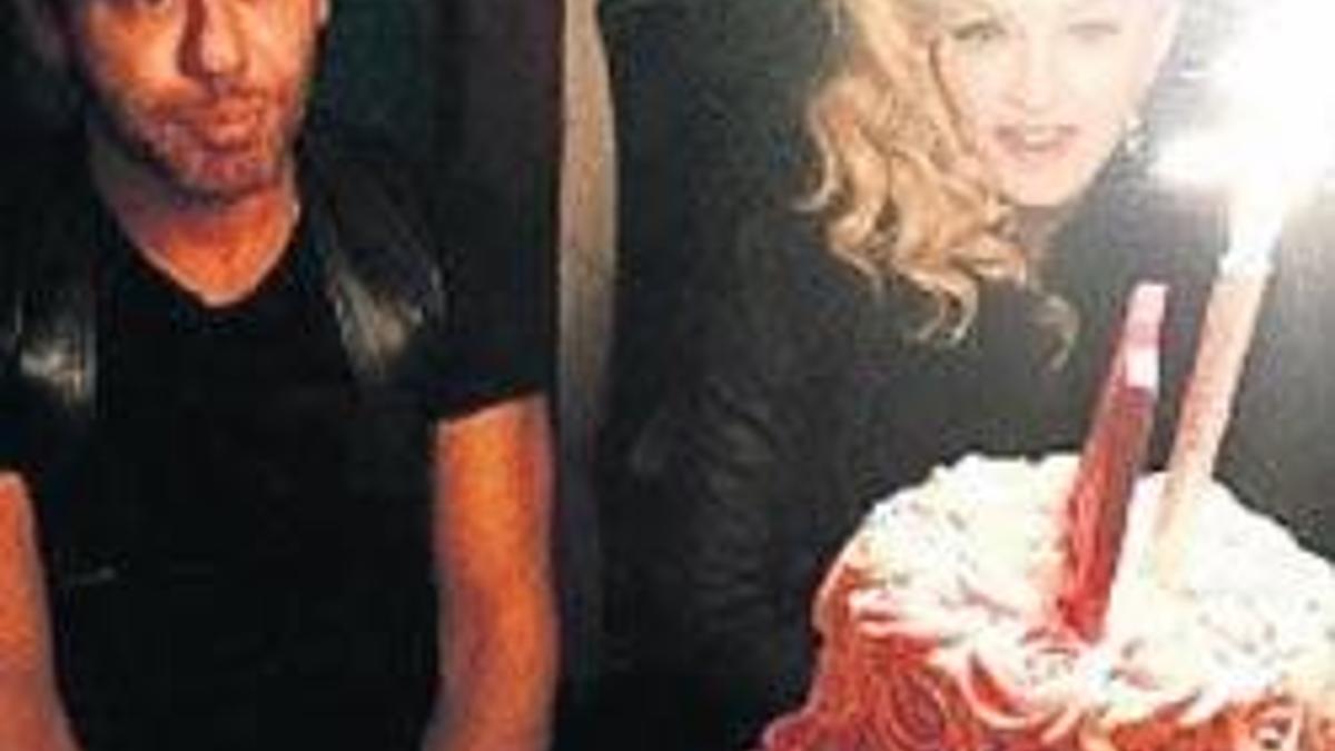 Doğum gününü divalarla kutladı