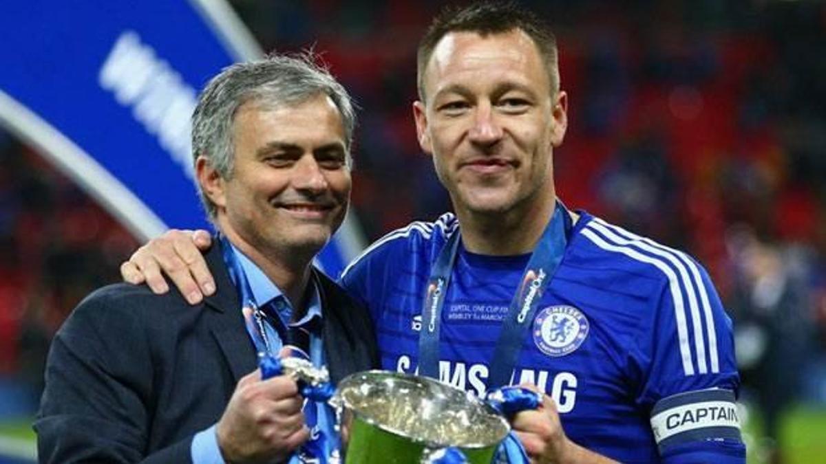 Terry Chelsea'de kalıyor