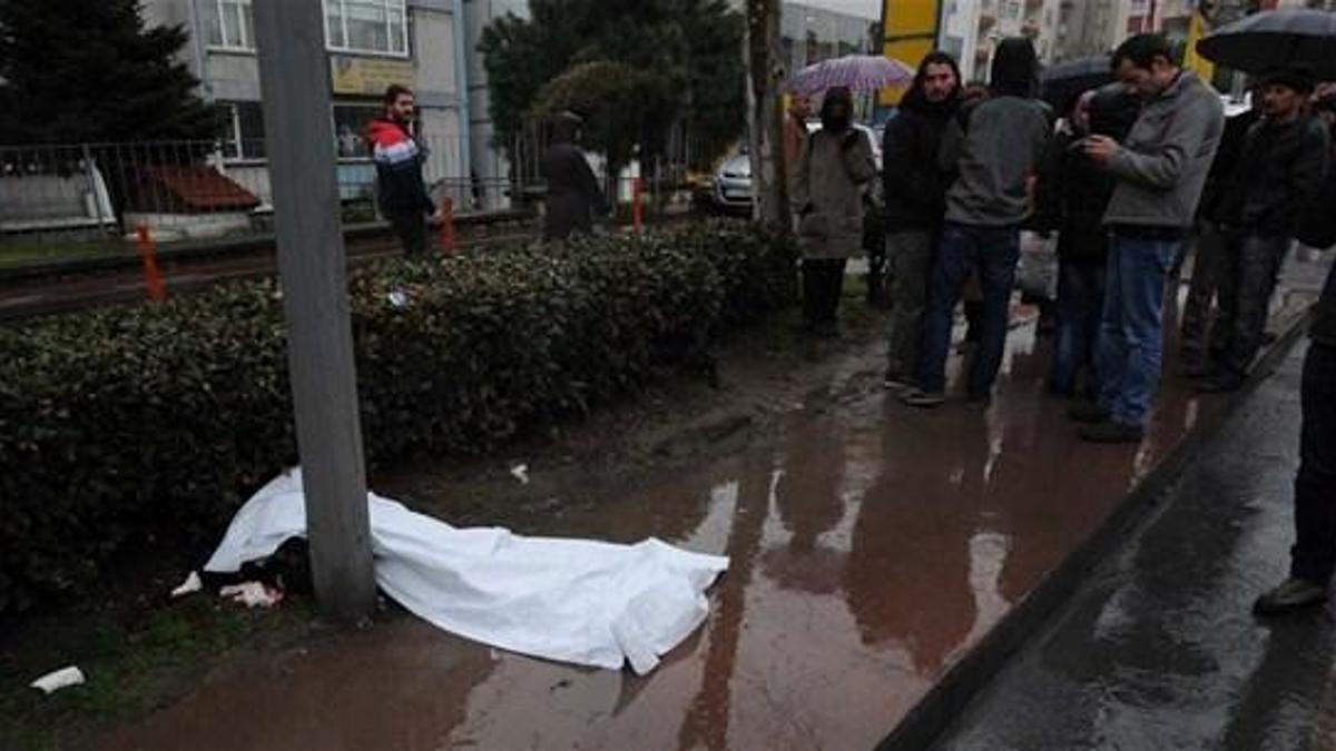 Eski eşinin düğünü bastı!