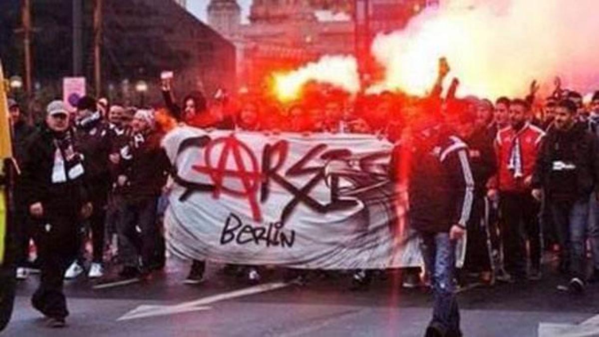 Berlin Çarşı yönetime karşı!