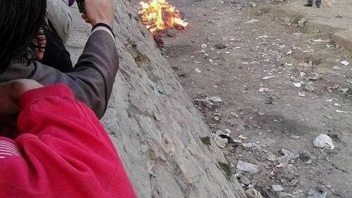 Kur'an-ı Kerim yakan kadın linç edildi