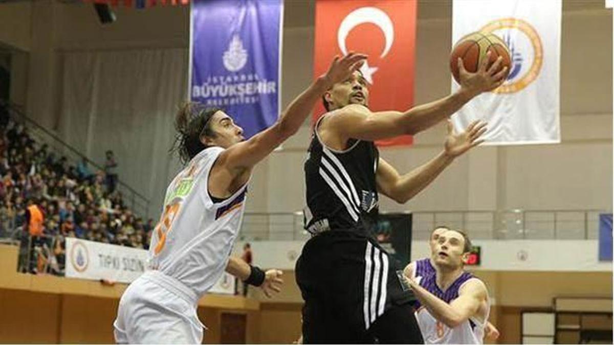 Scottie Kartal'ı ışınladı