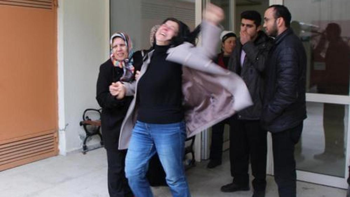 Birlikte yaşadığı kadın ve üniversiteli oğlunu öldürdü