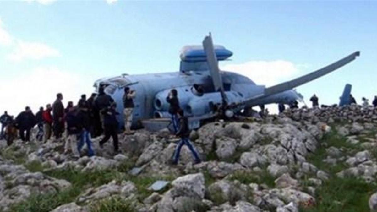 Esad'ın helikopteri düştü: Ekip esir alındı