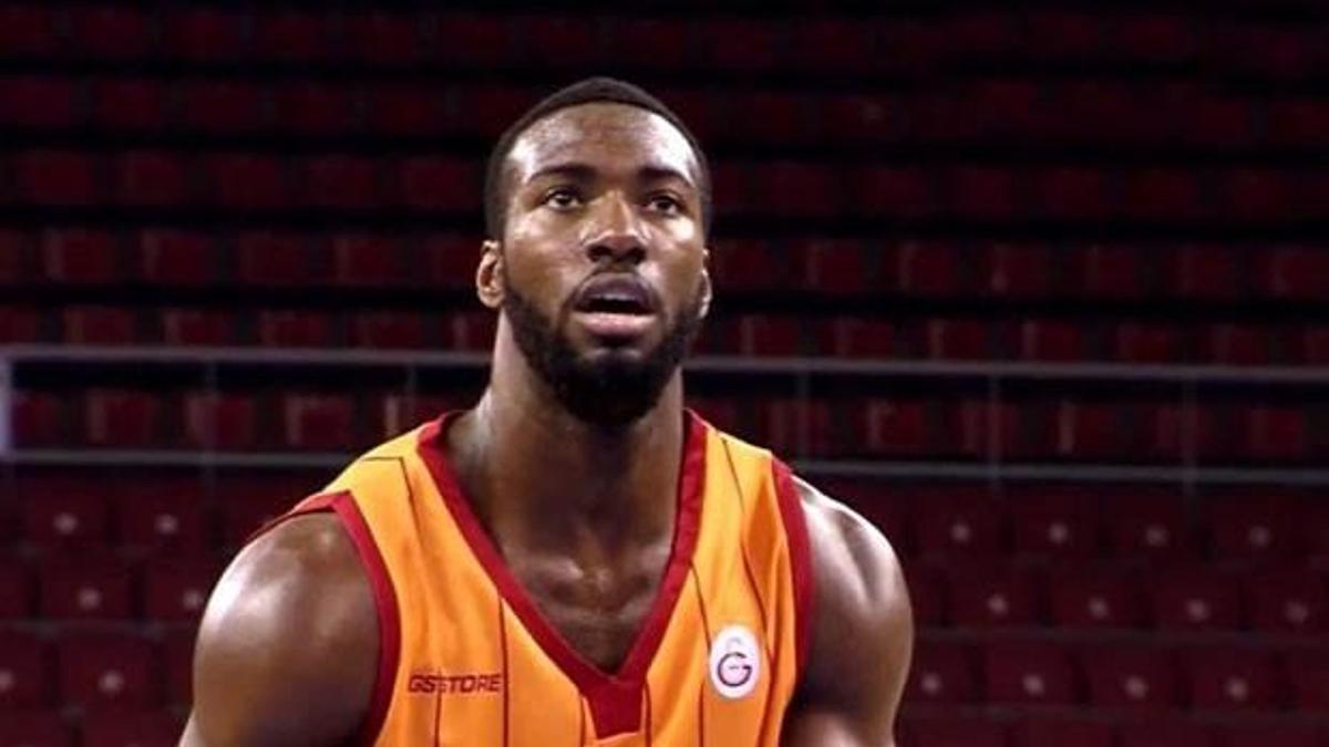 Patric Young erken kalkmaktan şikayetçi