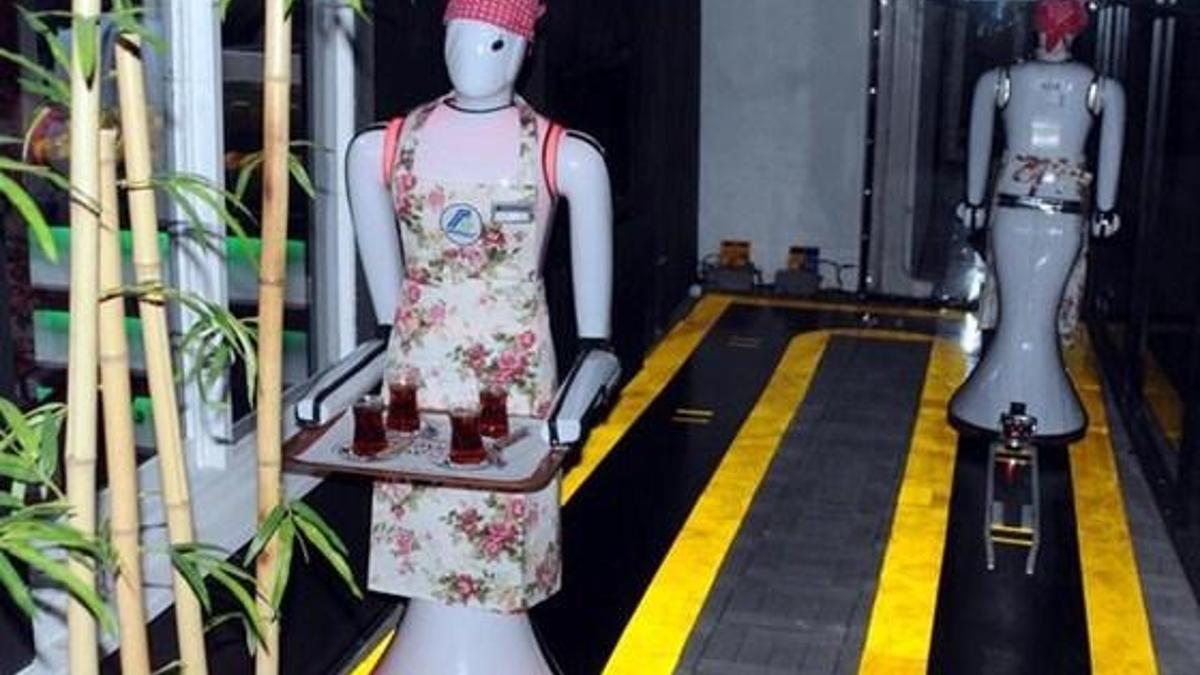 Türkiye'nin ilk garson robotu...