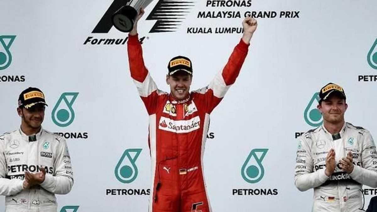 Ferrari 22 ay sonra zirvede