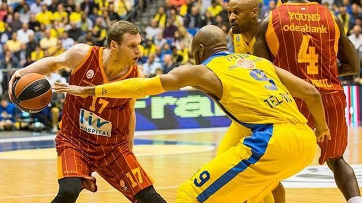 Galatasaray son çeyrekte yıkıldı