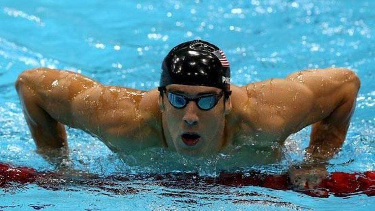 Phelps havuza geri dönüyor
