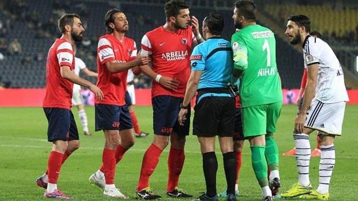 'Penaltı için özür diledi...'