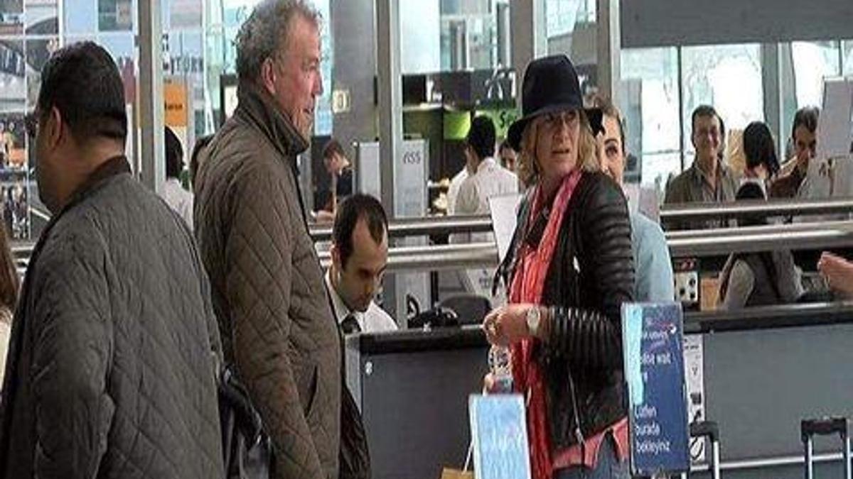 Atatürk Havalimanı’nda dudak dudağa!
