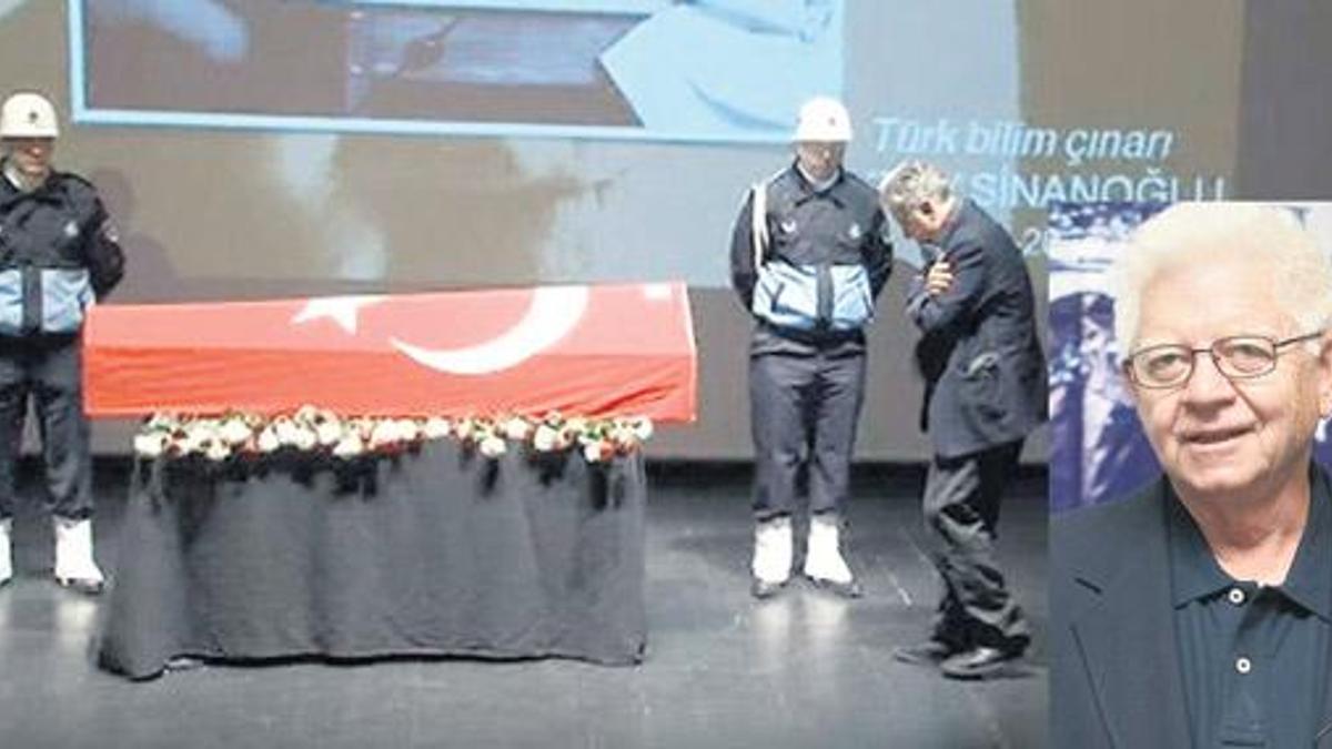 Türk Einstein Sinanoğlu’na son görev!