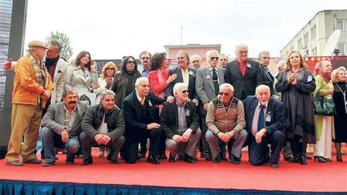 ‘Taçsız kral’ için geldiler