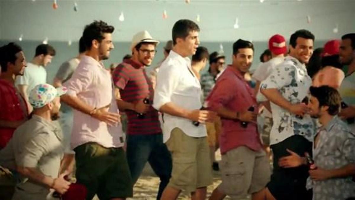 Özcan Deniz ile Sıla'nın oynadığı reklam filmi sosyal medyayı salladı!