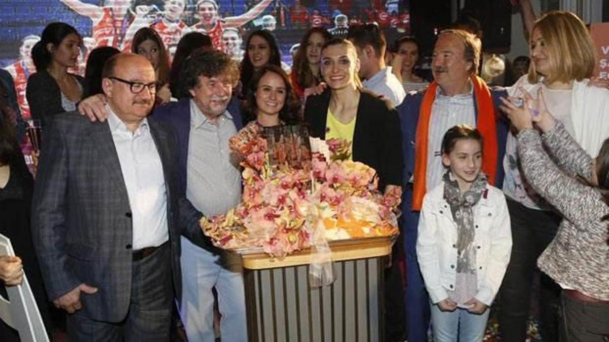 Eczacıbaşı VitrA'da kupa coşkusu