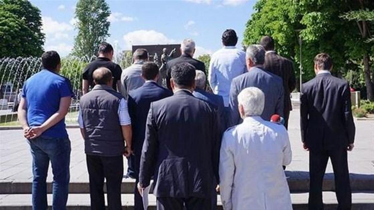 Evren'in cenazesinde protesto!