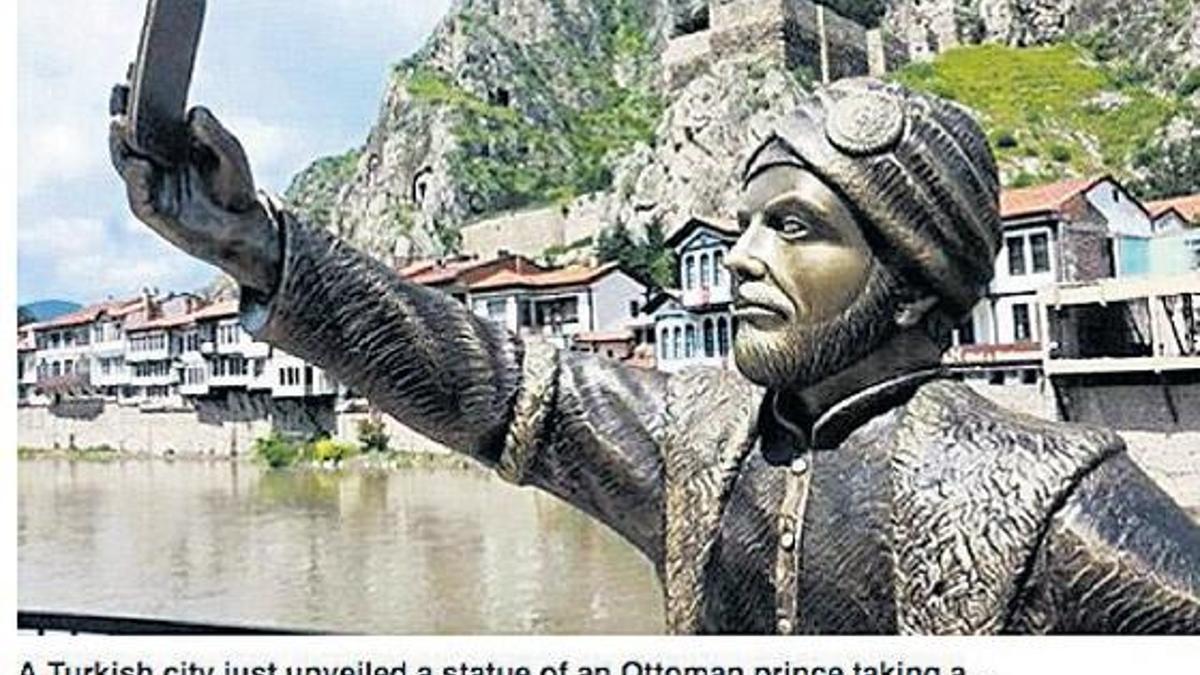 Selfie çeken şehzade Almanya’da haber oldu!