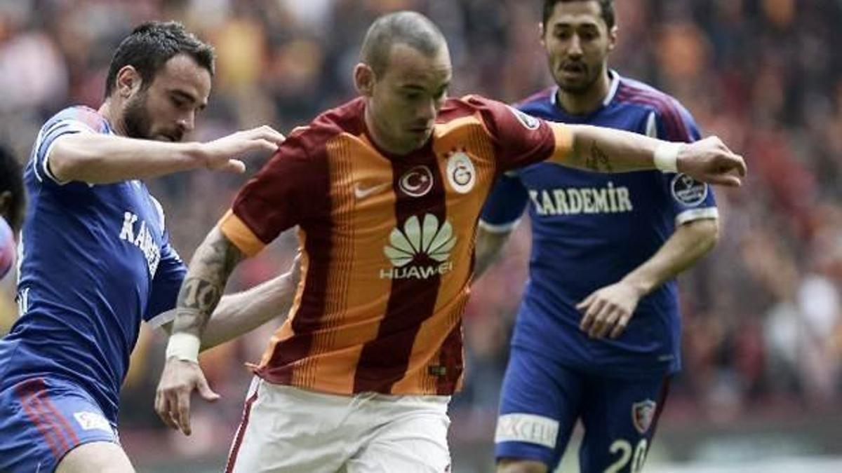 Hiddink Sneijder'i de çağırdı