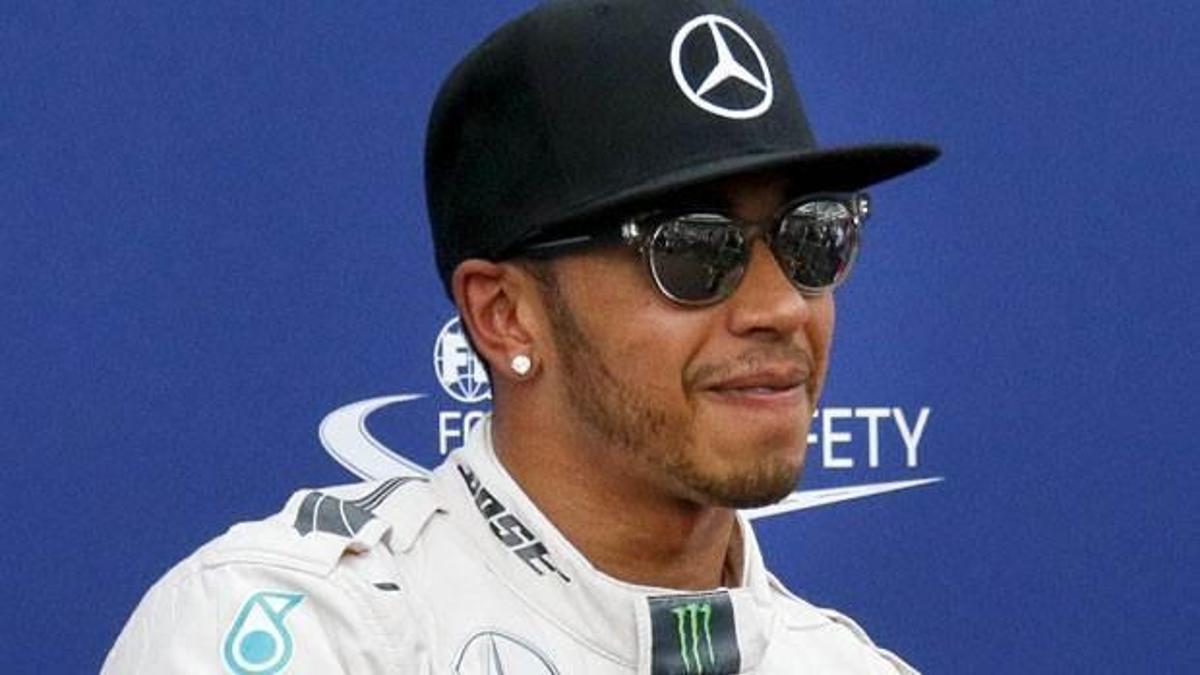 Hamilton "pole" pozisyonunda