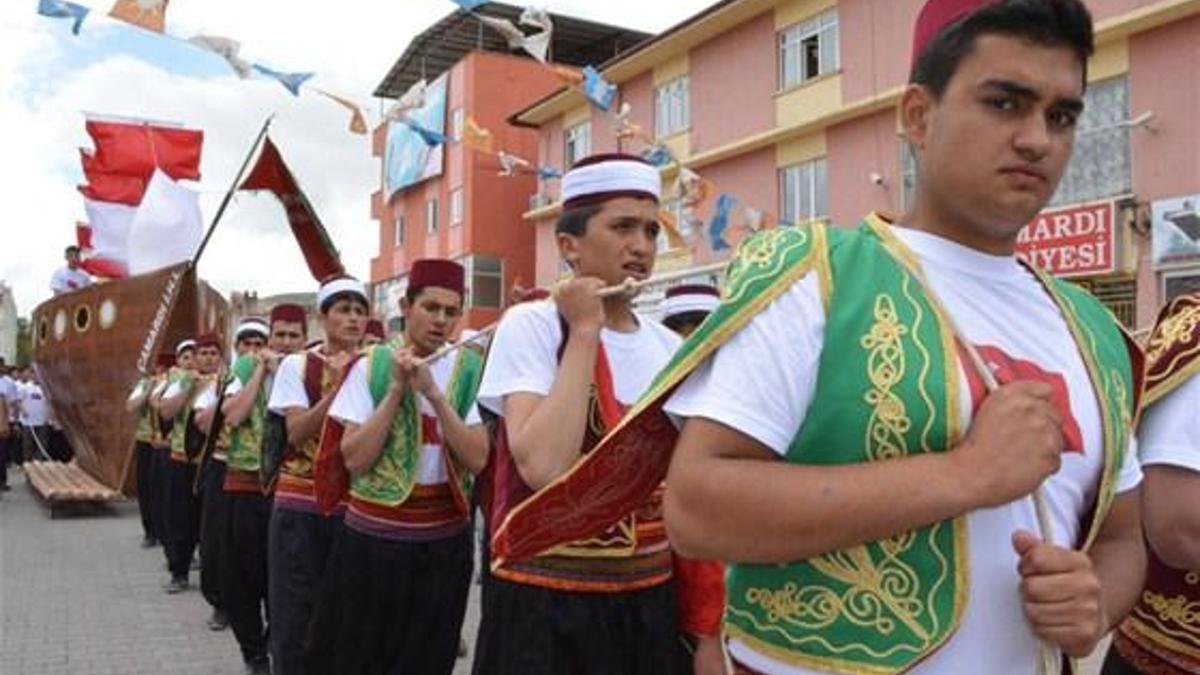 Niğde’de gemileri karadan yürüttüler