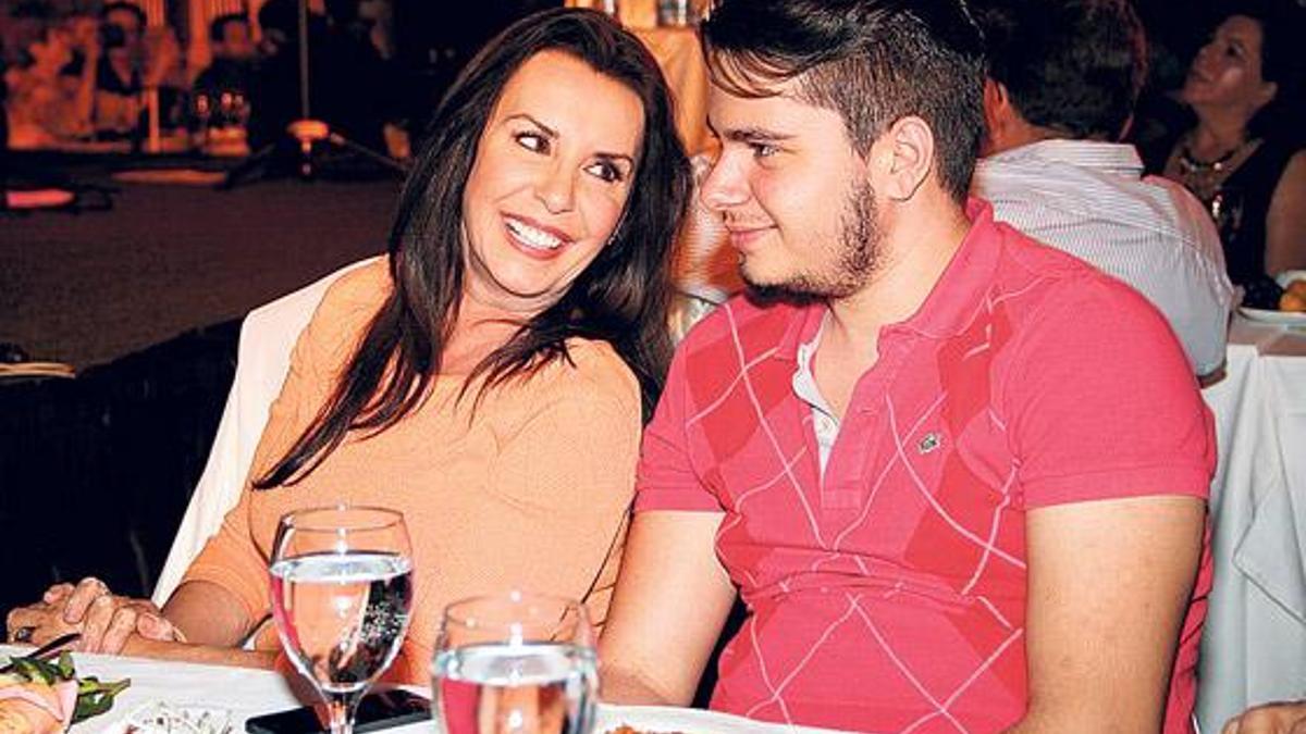 Şarkıları oğluna söyledi!