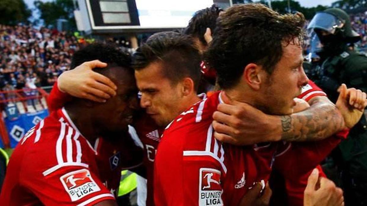 Hamburg ligde kalmayı başardı
